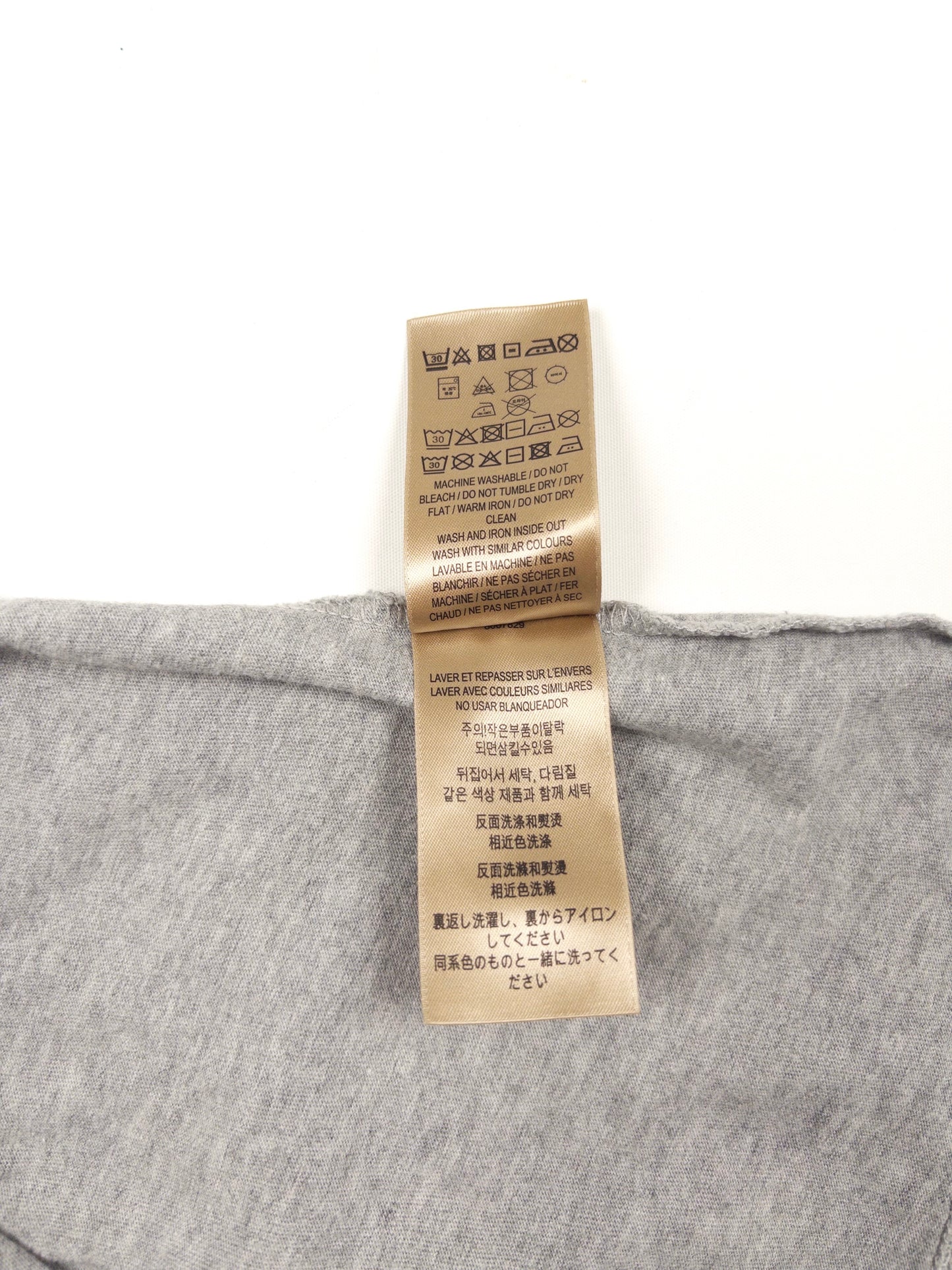 Burberry Embroidery T-shirt (Fits XXL)