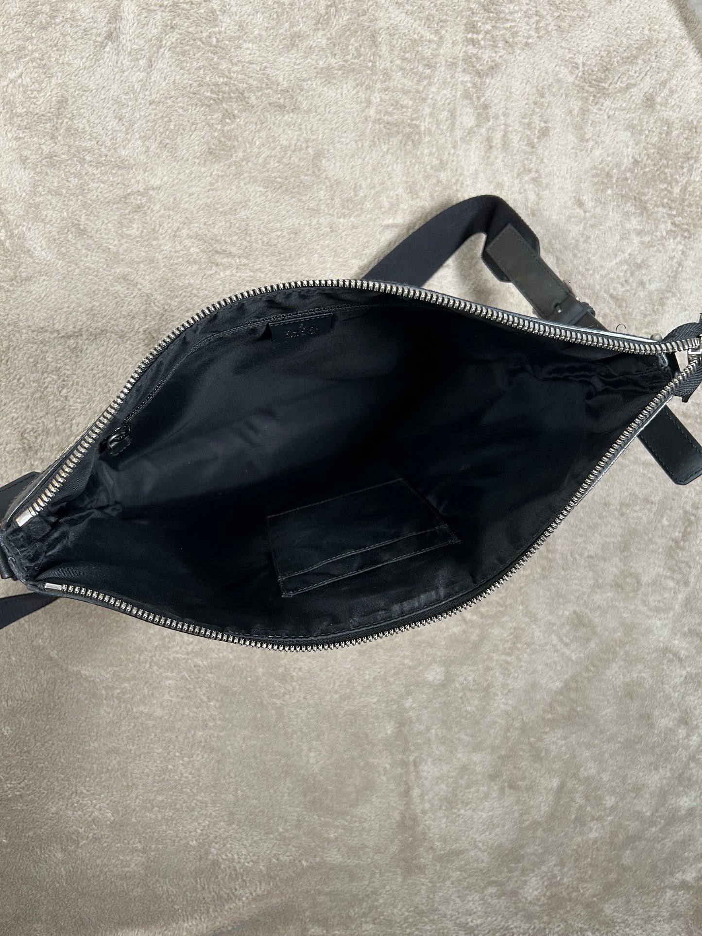 Gucci GG Medium Messenger Bag