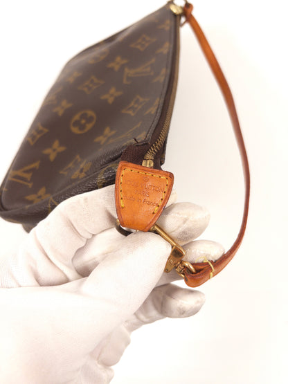 Louis Vuitton Monogram Pochette