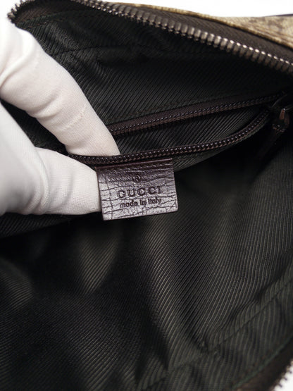 Gucci GG Supreme Clutch