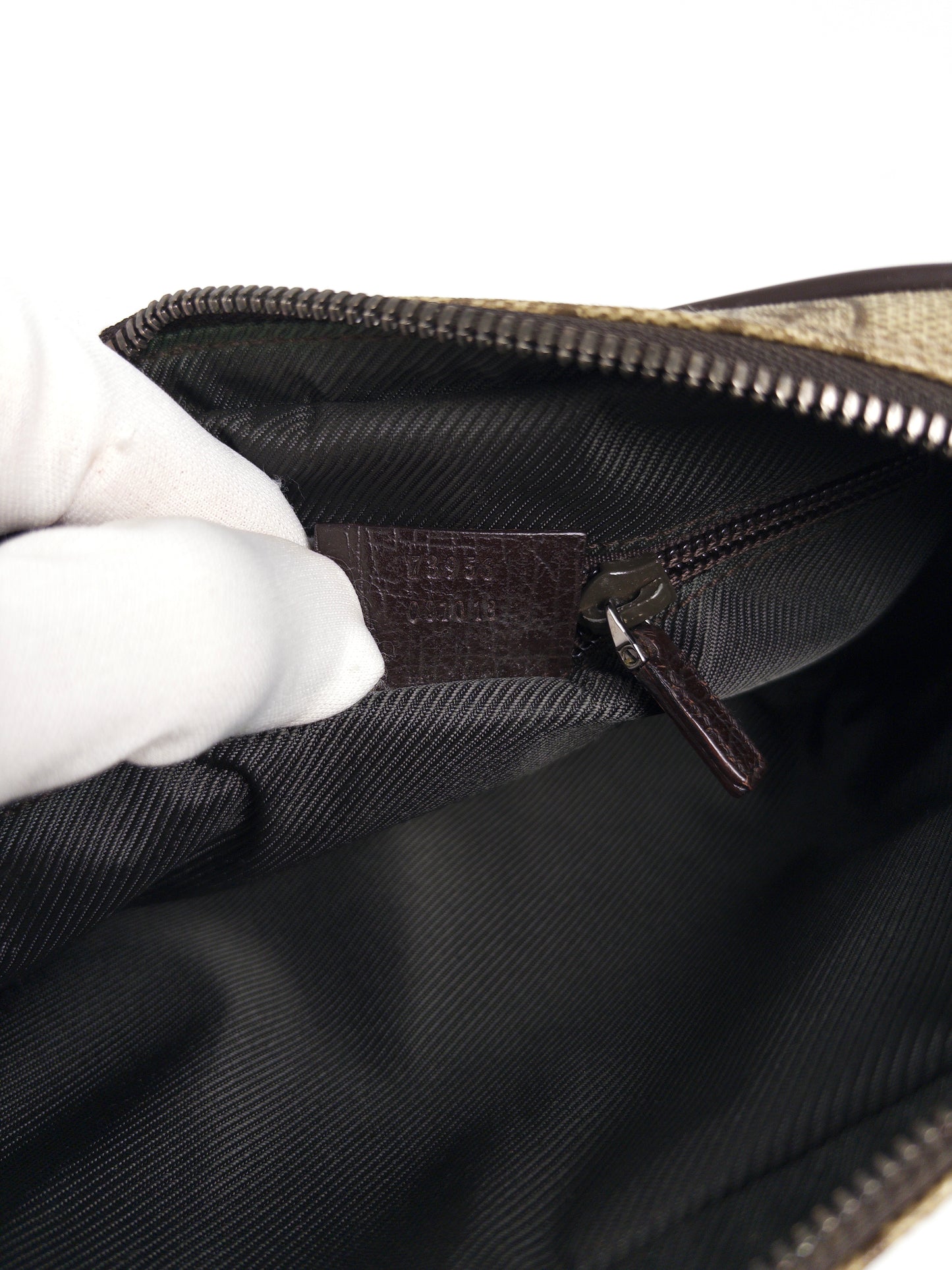 Gucci GG Supreme Clutch Bag