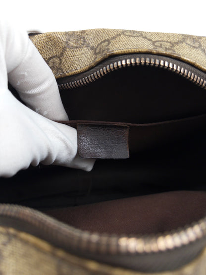 Gucci GG Supreme Clutch