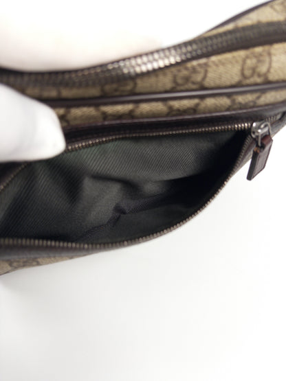 Gucci GG Supreme Clutch Bag
