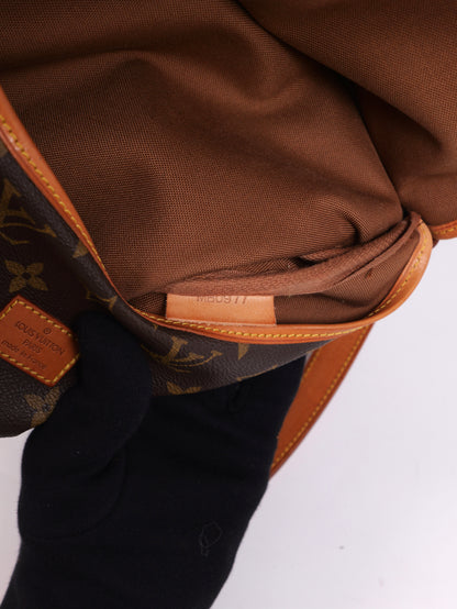 Louis Vuitton Saumur 30
