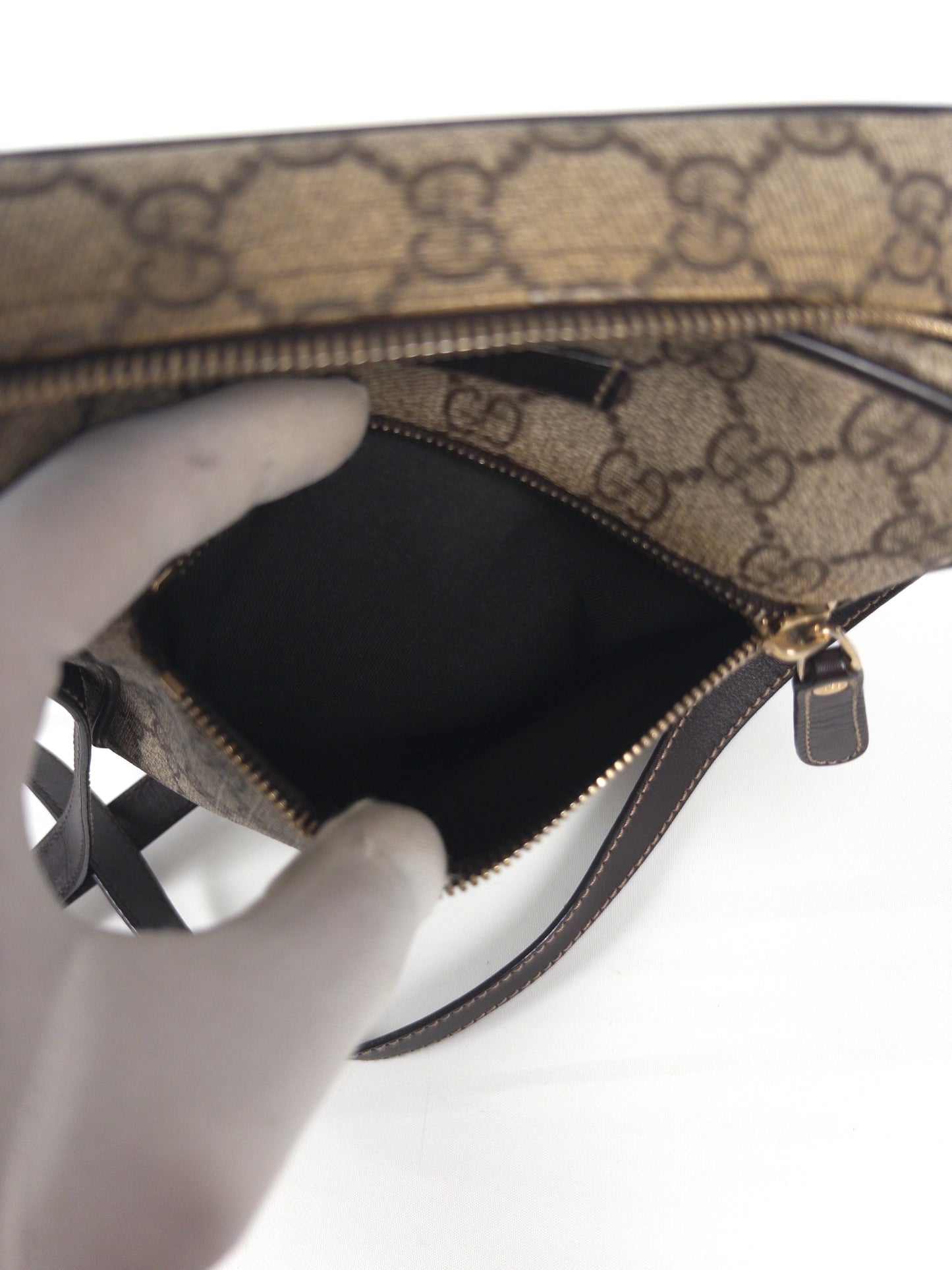 Gucci GG Supreme Shoulder Bag