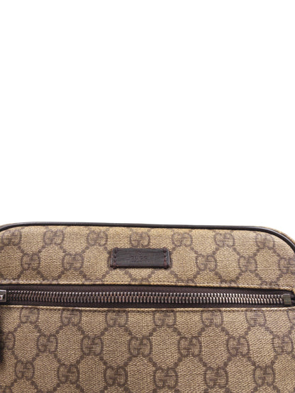 Gucci GG Supreme Clutch