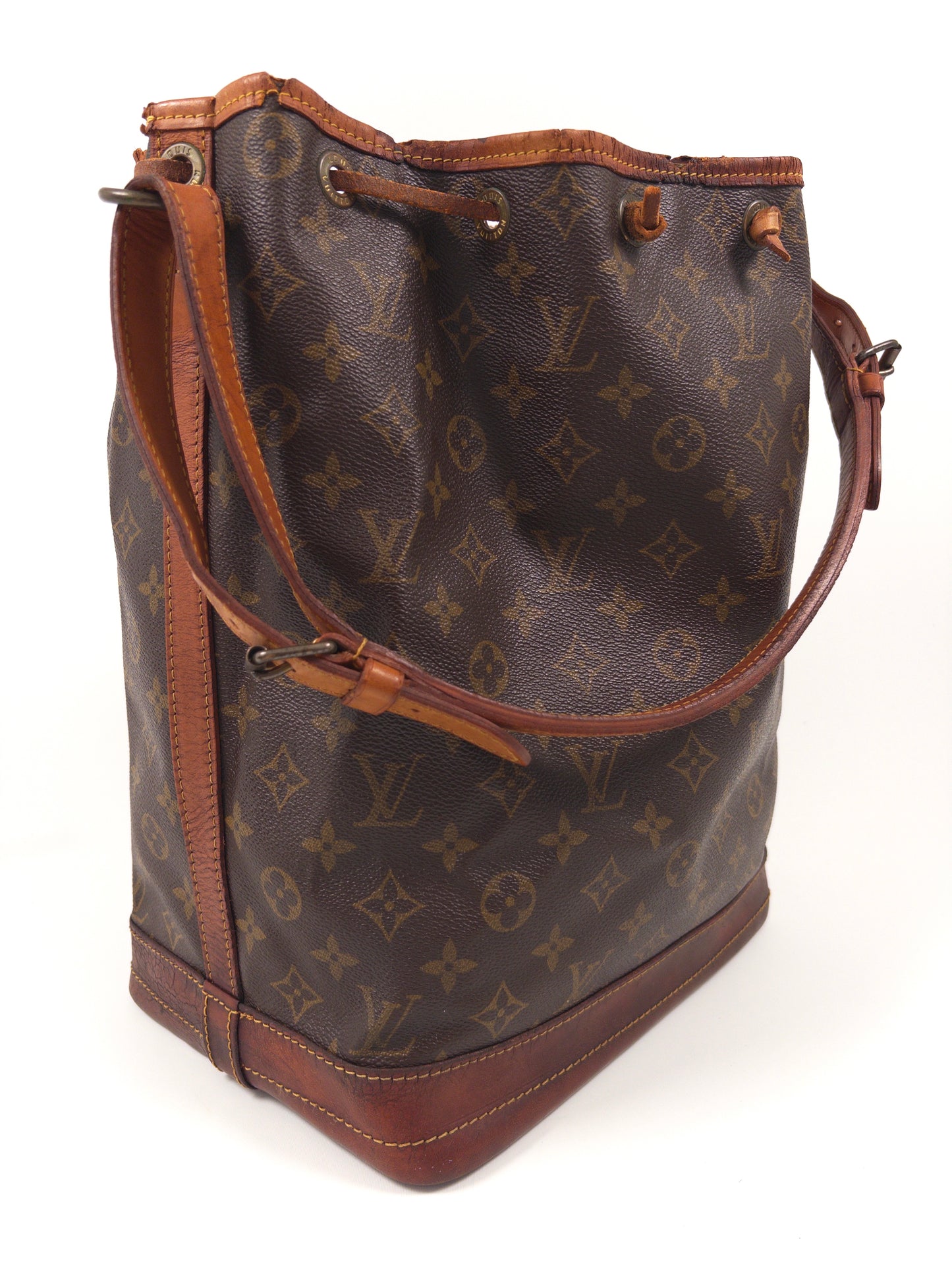 Louis Vuitton Noé Monogram shoulder bag