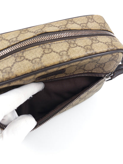 Gucci GG Supreme Clutch