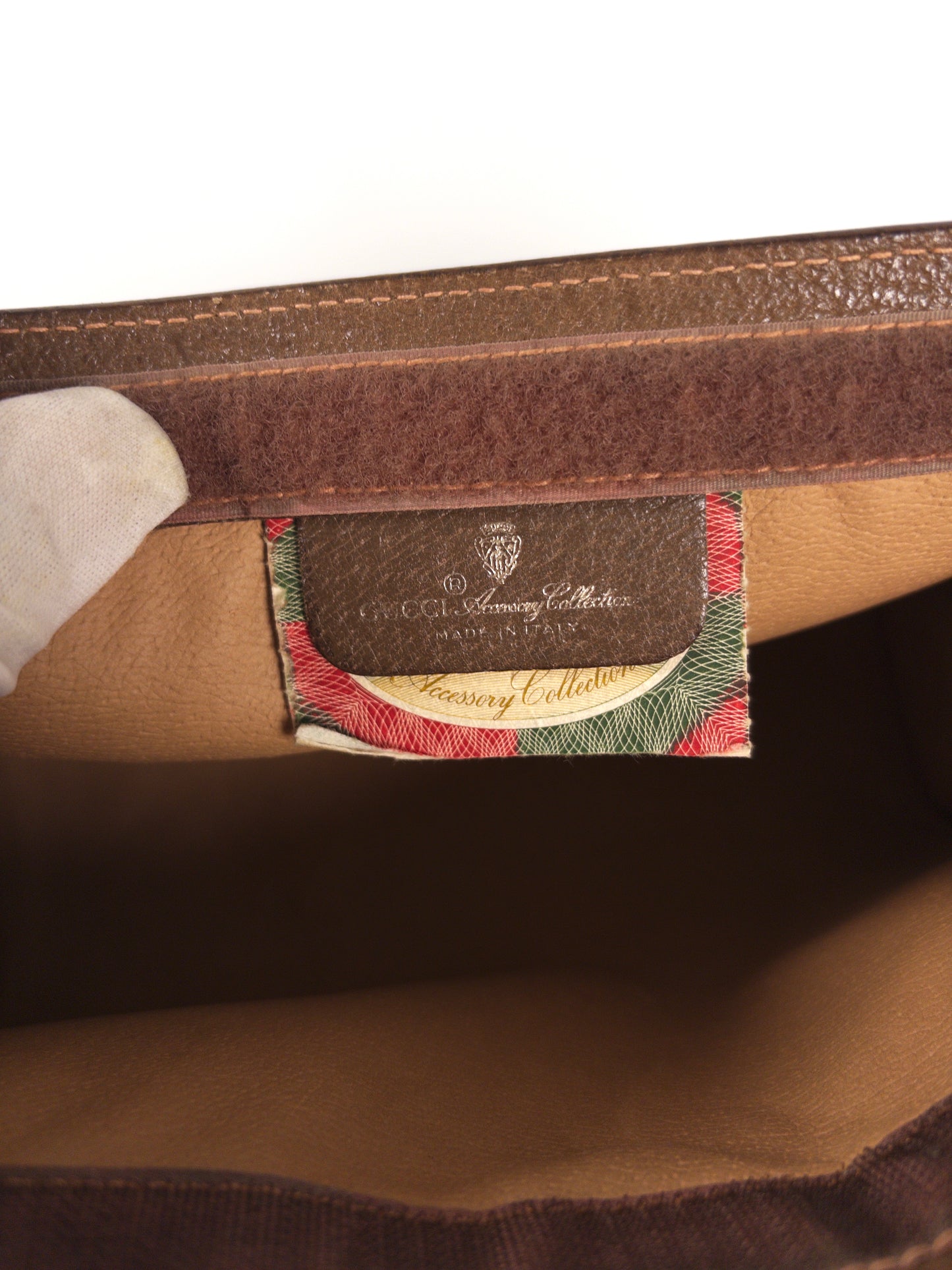 Gucci GG Supreme Clutch Bag
