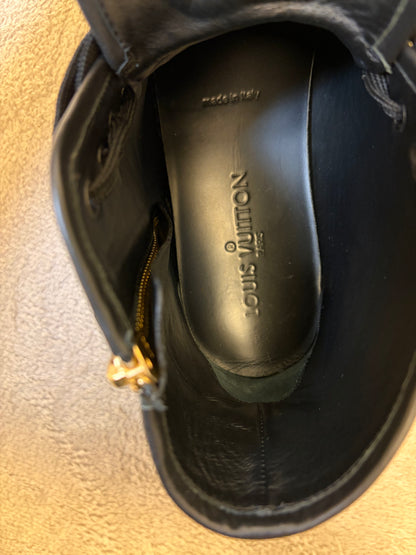 Louis Vuitton High-top Sneakers (Fits EU 38)