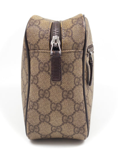 Gucci GG Supreme Clutch