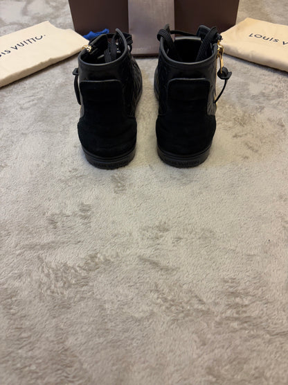Louis Vuitton High-top Sneakers (Fits EU 38)