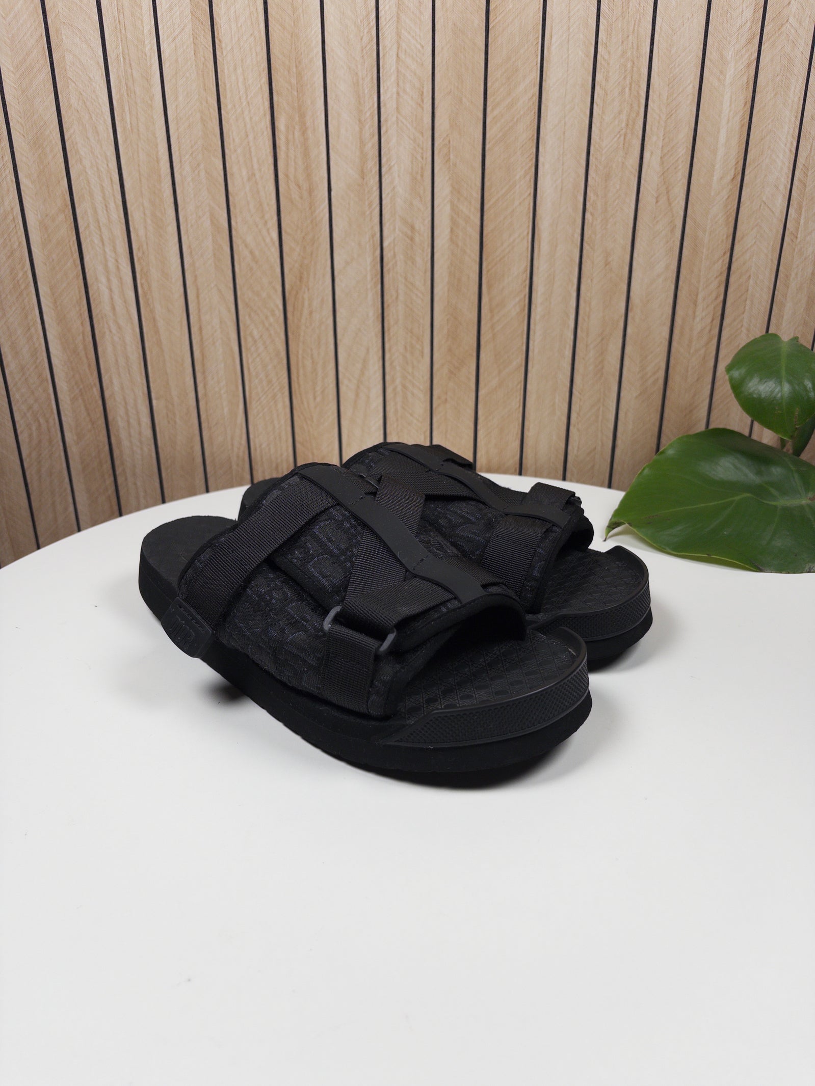 Dior Alpha Sliders