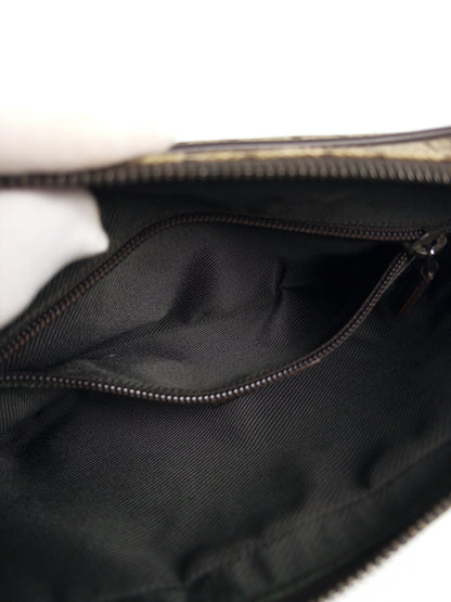 Gucci GG Supreme Clutch Bag