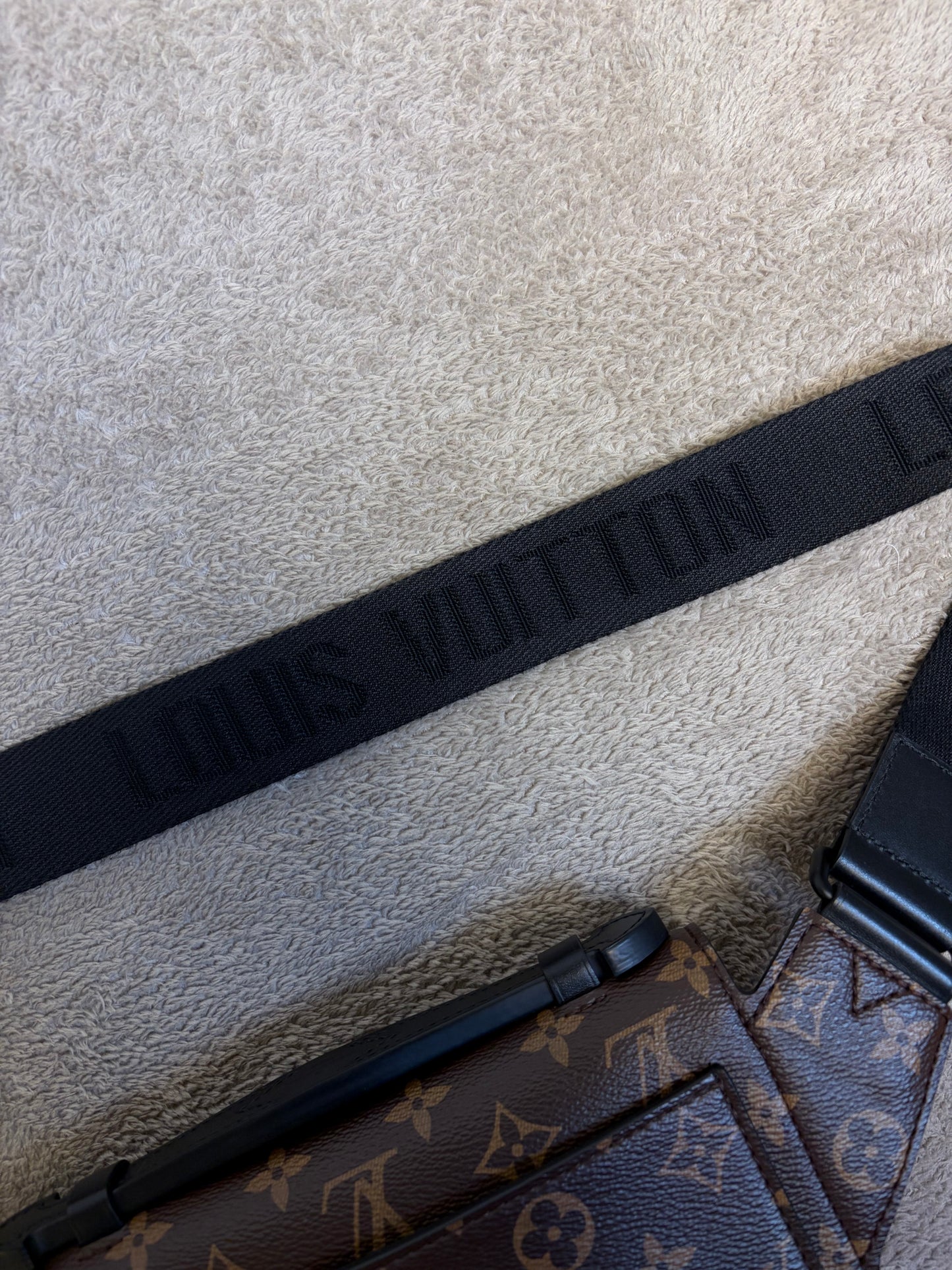 Louis Vuitton S Lock Messenger Bag