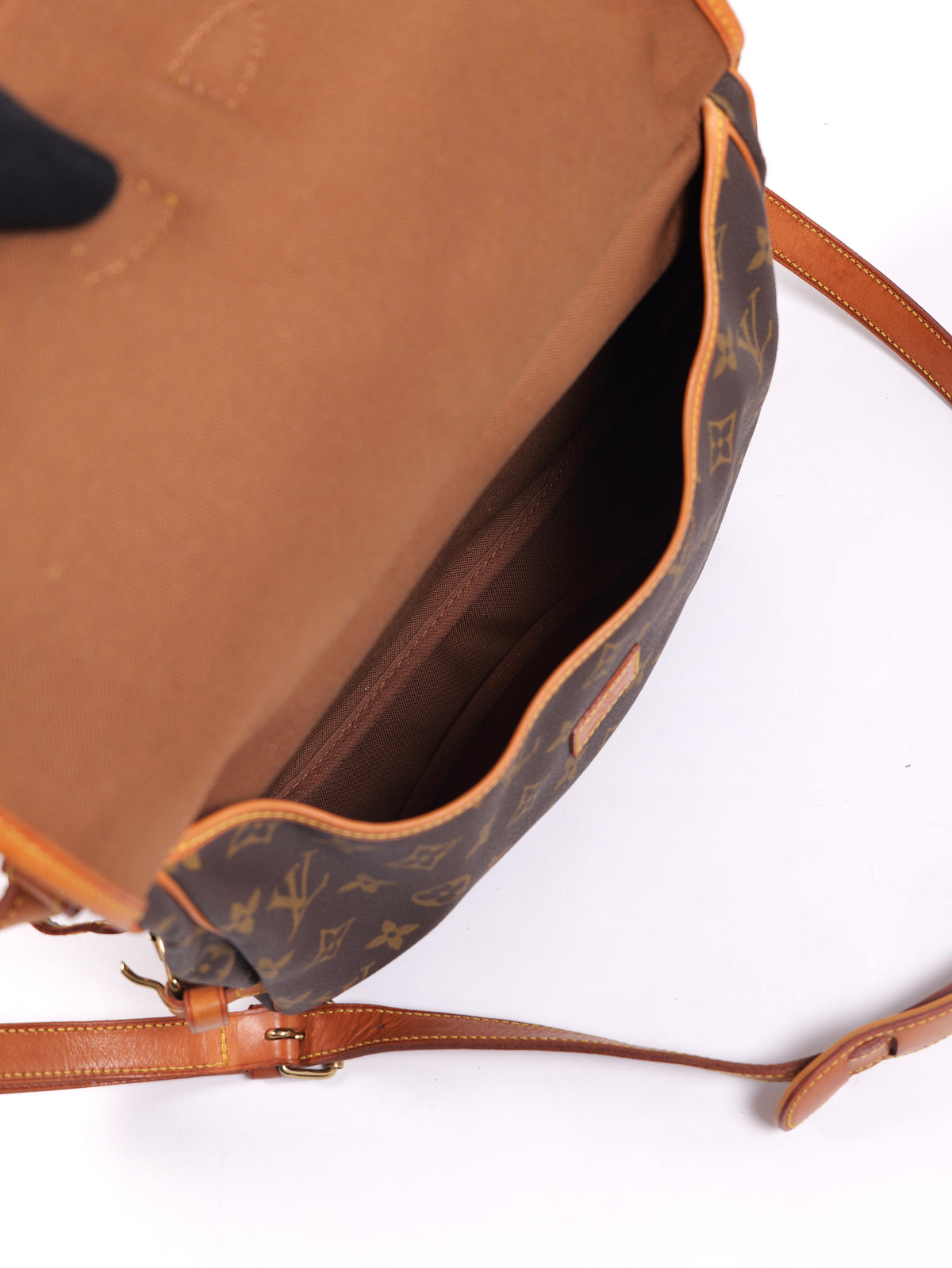 Louis Vuitton Saumur 30