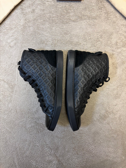 Louis Vuitton High-top Sneakers (Fits EU 38)