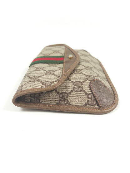 Gucci GG Supreme Clutch