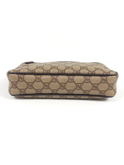 Gucci GG Supreme Clutch