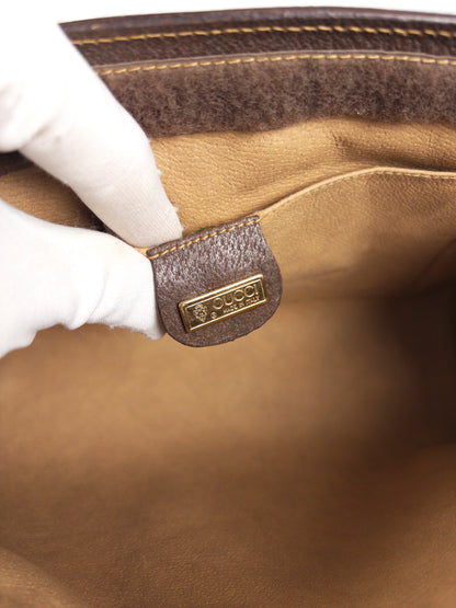 Gucci GG Supreme Clutch