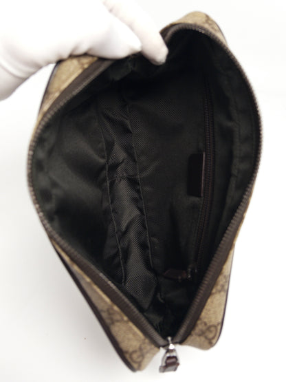 Gucci GG Supreme Clutch