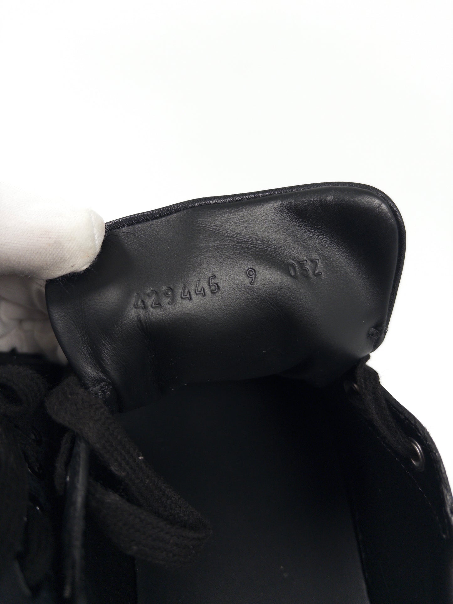 Gucci GG Supreme Sneakers (EU 44)