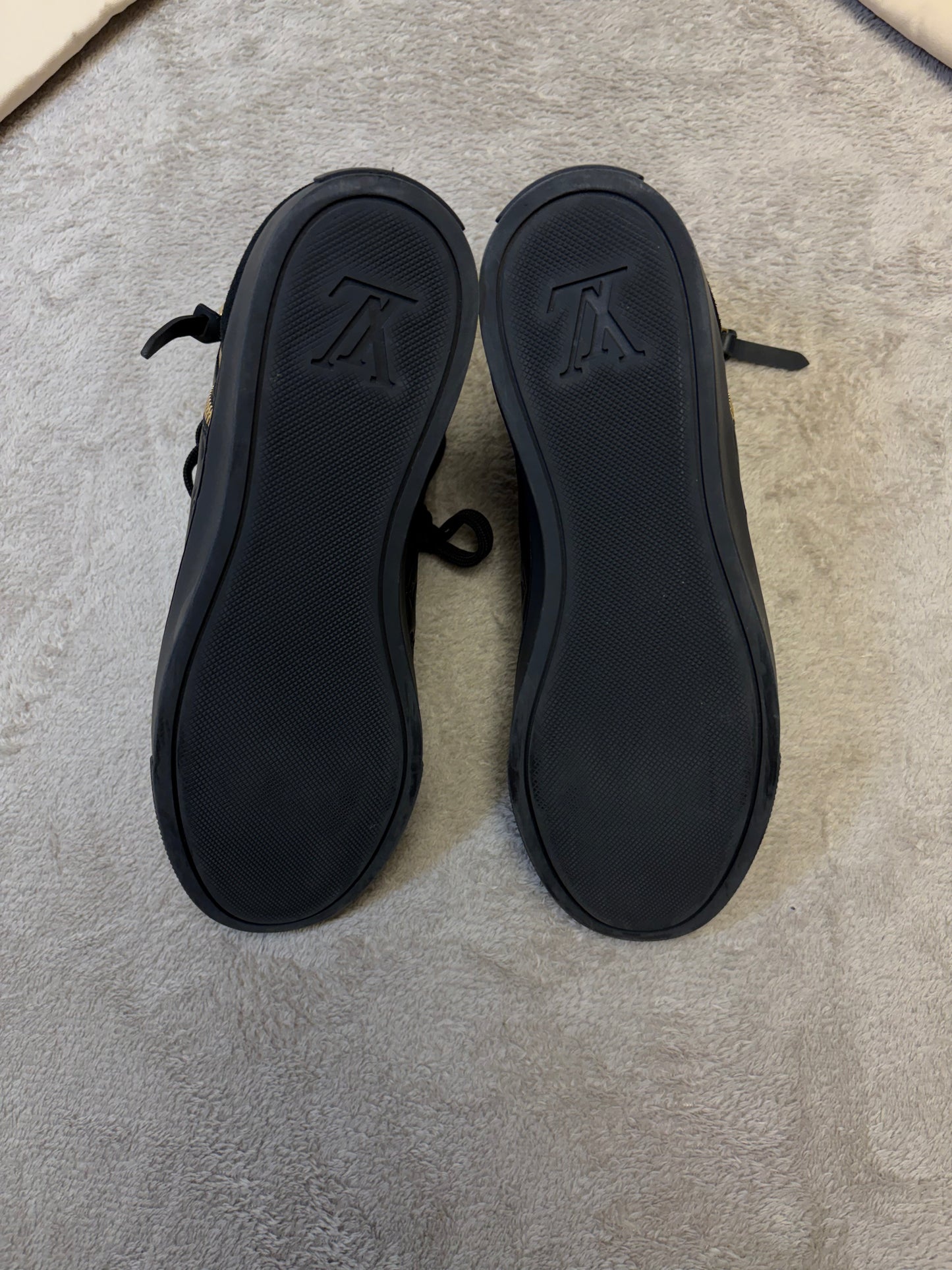 Louis Vuitton High-top Sneakers (Fits EU 38)