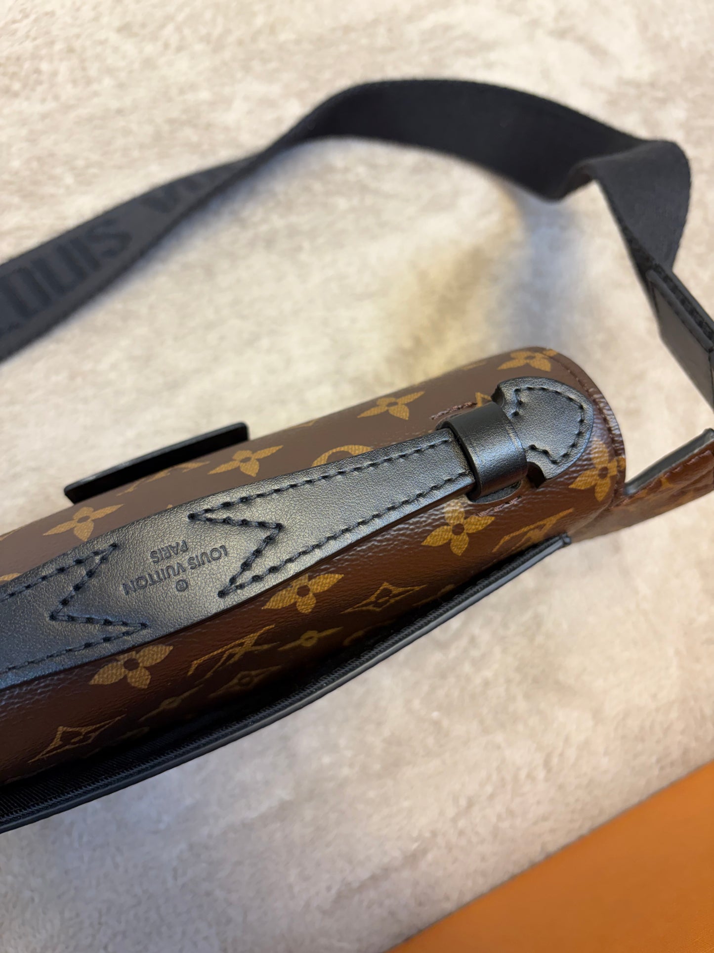 Louis Vuitton S Lock Messenger Bag