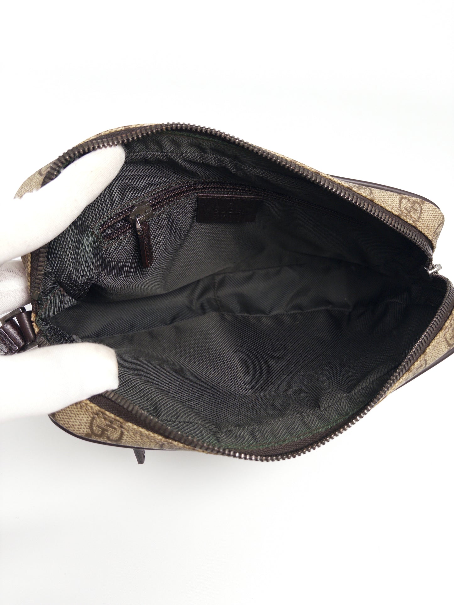 Gucci GG Supreme Clutch Bag
