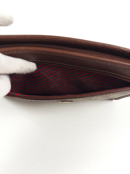 Gucci GG Supreme Clutch Bag