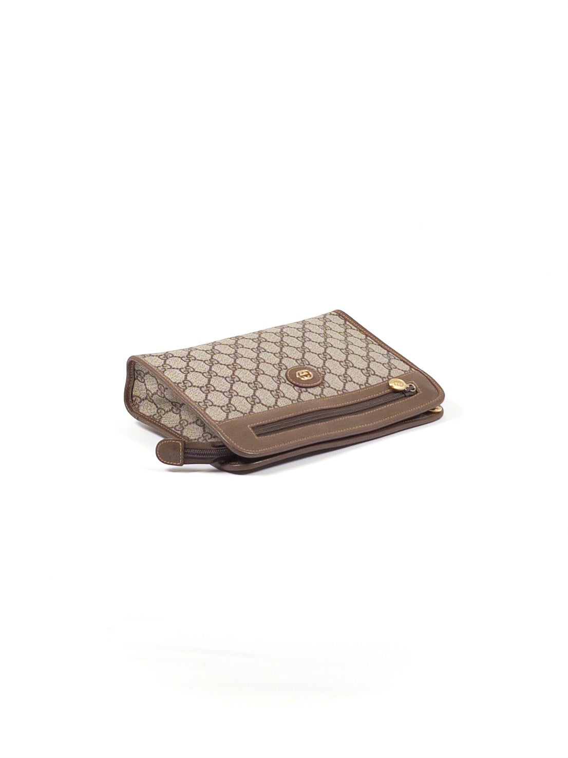 Gucci GG Supreme Clutch Bag
