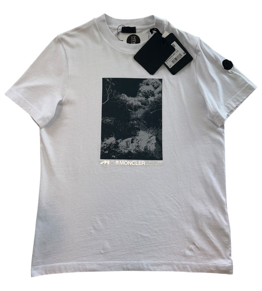 Helt ny Moncler t-shirt med etiketter